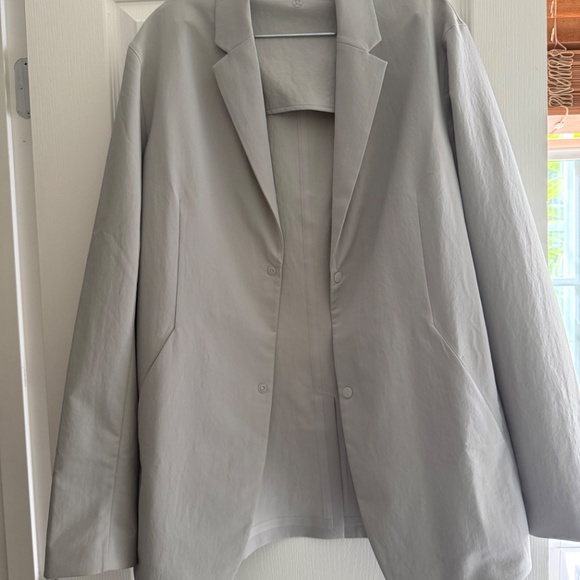 Lululemon new Venture Blazer - Picture 2 of 3